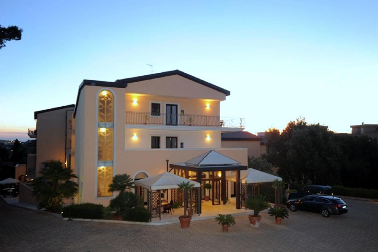 Hotel Villa Rosa Martina Franca Esterno foto