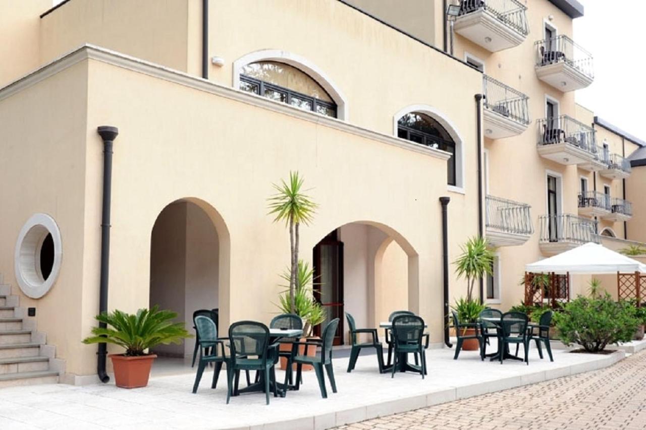 Hotel Villa Rosa Martina Franca Esterno foto
